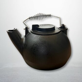 Gietijzer waterketel