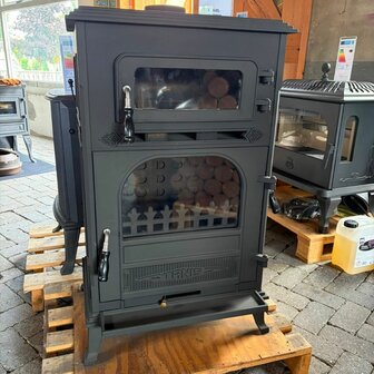 Tweedehands Buitenkachel Gietijzer Tanis met oven